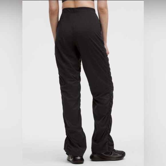 🍋NWT Lululemon Dance Studio Slim-Fit High-Rise Flared Pant- Black/ Size S - Picture 2 of 10
